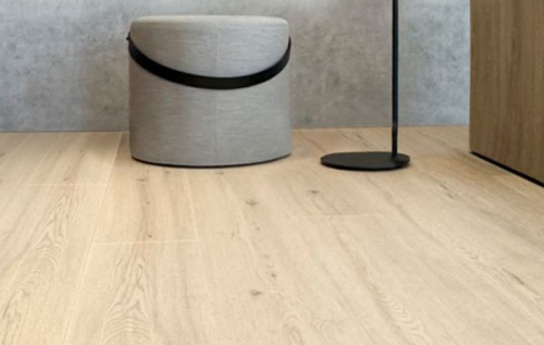 Art841 Laminate πάτωμα Artureon 8mm, AC5/33 με αρμό, 100% αδιάβροχο,  Krono Swiss, κατάλληλο για οικιακή και επαγγελματική χρήση.
